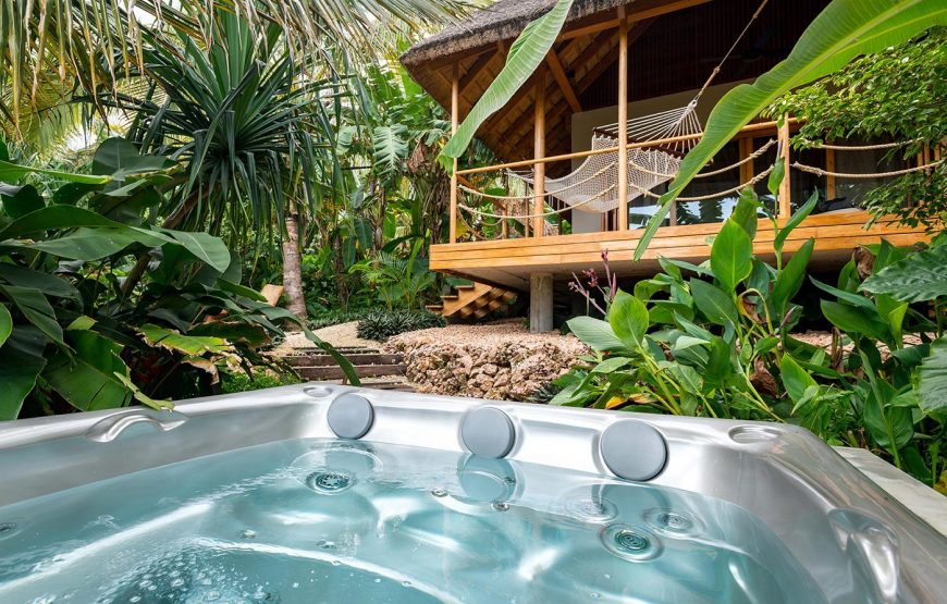 Jacuzzi Bungalow